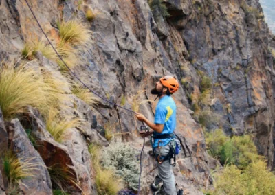 ESCALADA EN ROCA POR EL DÍA